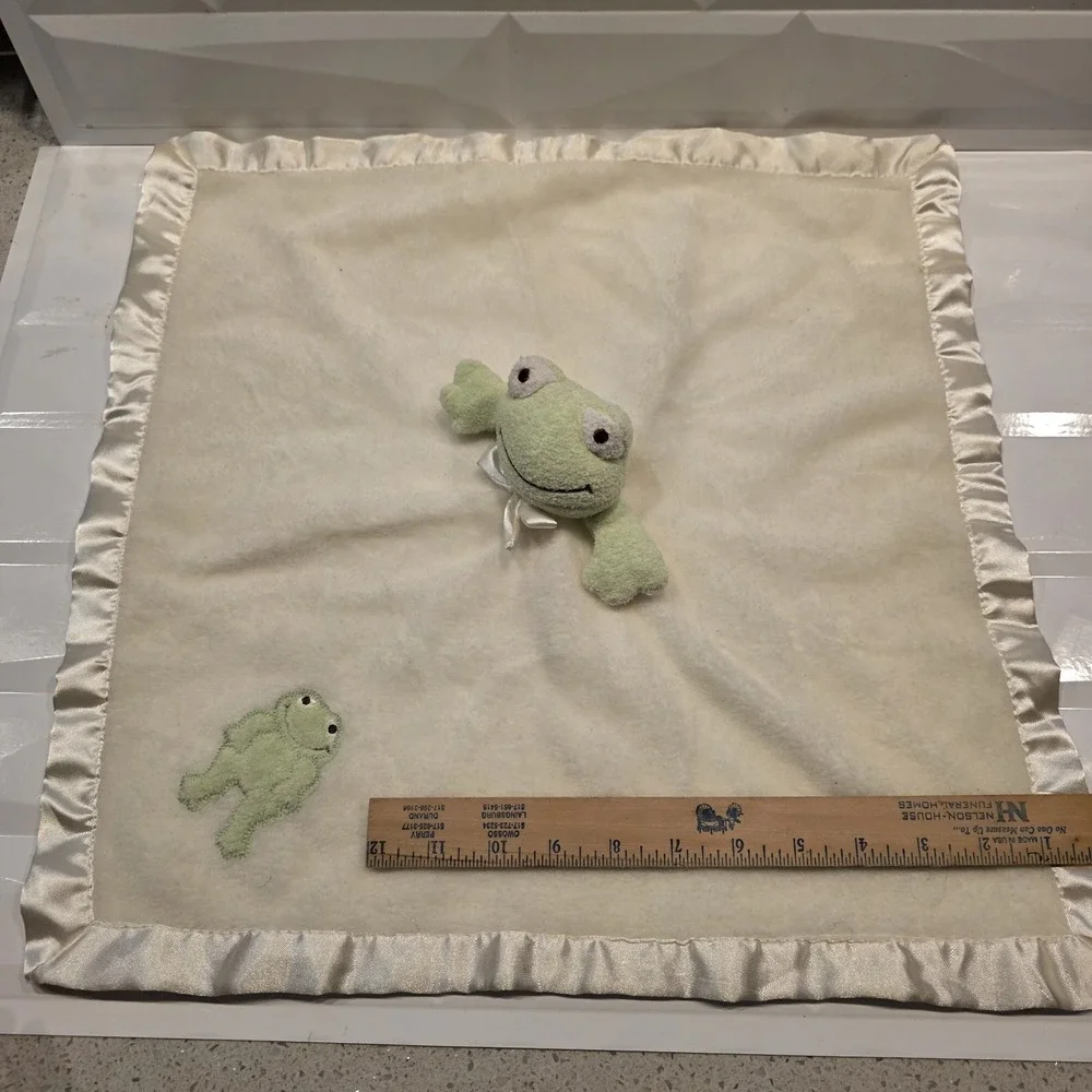 Blankets and Beyond‎ Lovey Plush Frog Security Blanket Green Satin Edge Nunu